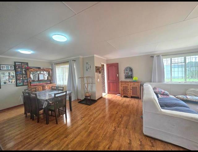 3 BEDROOM HOUSE FOR SALE IN VAN DYK PARK